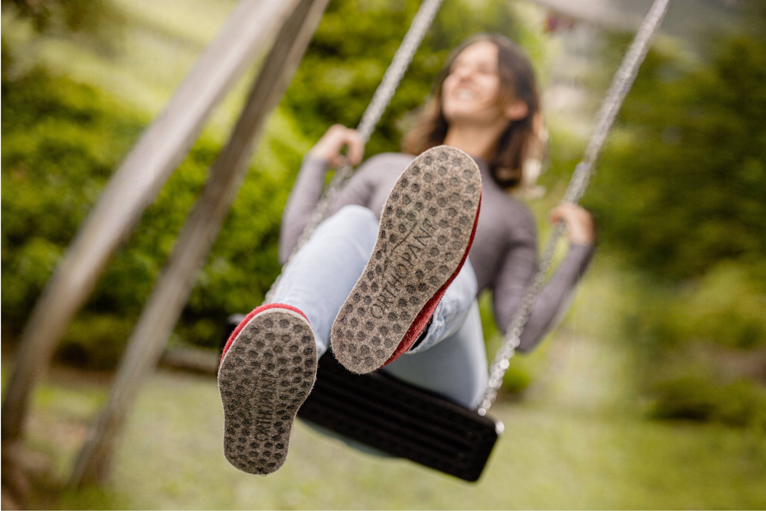 Filzpantoffeln BAITA - Hausschuhe rot mit schwarzer Borte